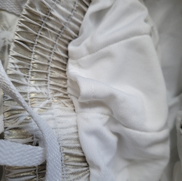 Under armour running shorts - Picture 3 of 5